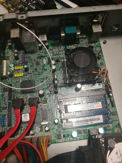 50元的D2550工控机改NAS下载机测评 显示屏与实战性能